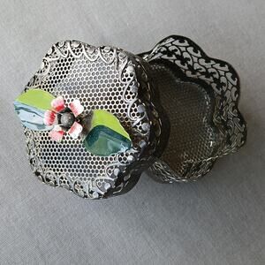 Vintage Filigree Metal Flower Top Box 2.5" diameter jewelry potpourri storage